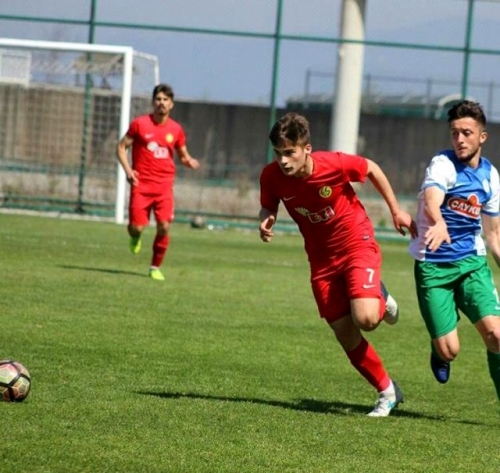 20 yaşlı türkiyəli futbolçu öldü